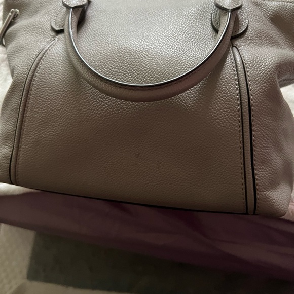 Michael kors grey crossbody pebble leather EUC like new inside zipper - Picture 5 of 5